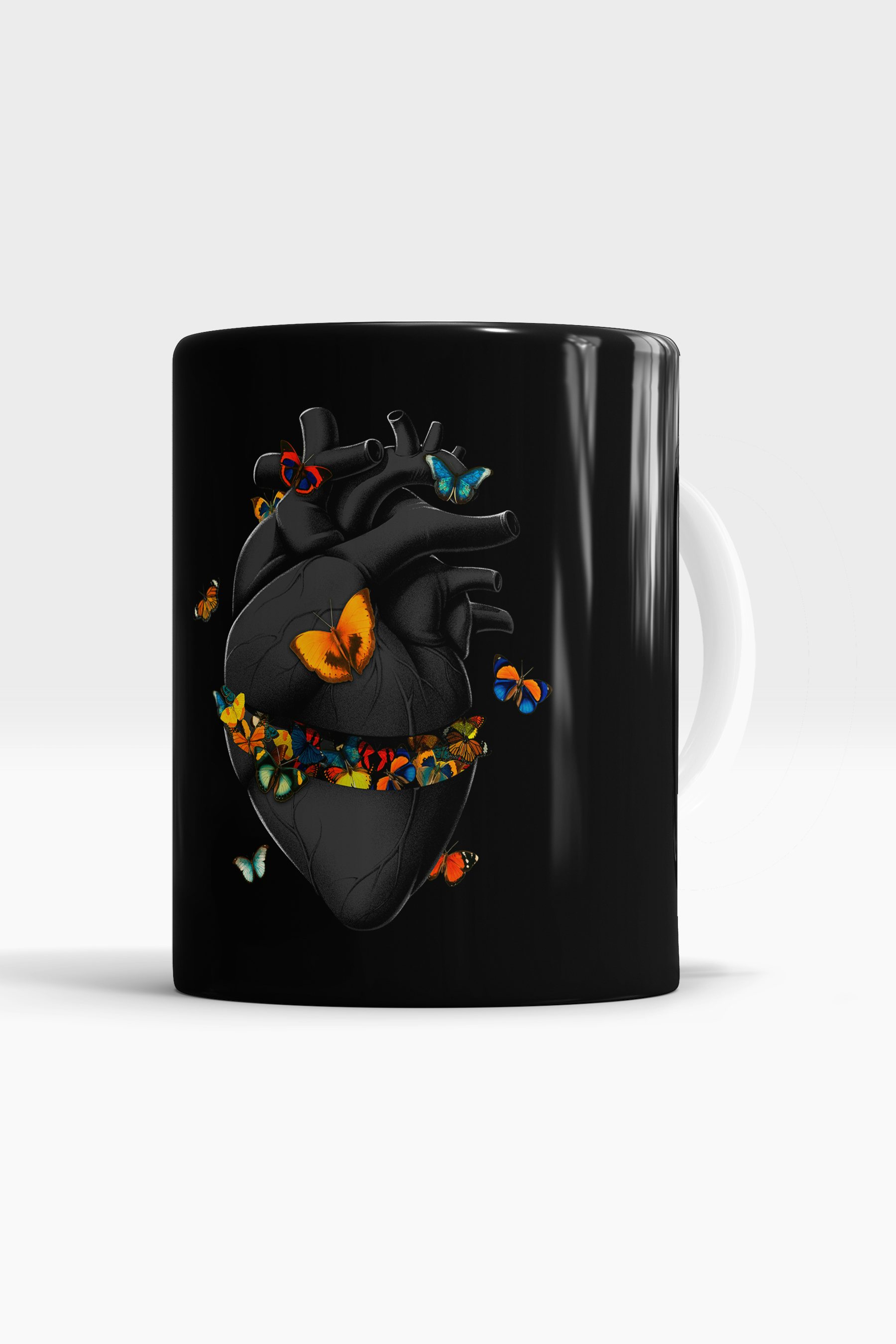 Caneca Hurting Black Heart Butterfly